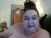 ik ben  een dame,echte MILF die dol is op aandacht en erop kickt als mannen op mijn lichaam geilen,met name jongemannen
die van rijpe vrouwen en zeker wel een mollige houd..Ik vind t dan ook echt heel spannend om een leuke chat met je aan te gaan,en sex ervaringen te delenuiteraard is t ook spannend met wat rijpere mannen,senioren benieuwd naar jullie verhalen,,,,wie weet kan ik daar nog iets van leren???ik ga NIET naakt voor cam,heb of een broekje of een bovenstukje/jurkje aanlaat immers wel wat te raden over terwijl,,,,hmmmm als je t verdient wel wat meer mag keuren van mijn rondingenBij een VIP sessie WIL IK N DILDO gebruiken als je er naar vraagt...NIET VERGETEN he???