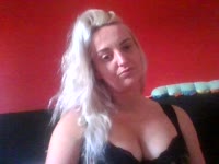 horny  blond girl, i ike to be your slut!