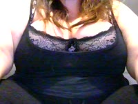 Si tu aimes les rondeurs, et les grosses poitrines alors tu ne seras pas décu !