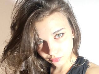 masturbating webcam girl BriandaLudwic