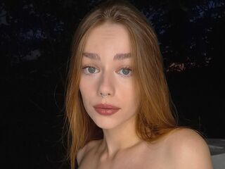 hot webcam slut EmilliaFox