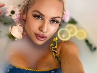 camwhore nude IsabellaSaturn