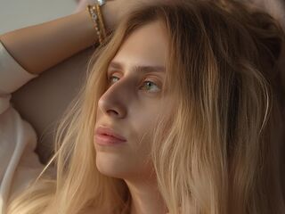 camgirl KiraBen