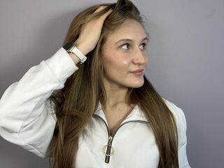 webcam girl LatrinaBrounson