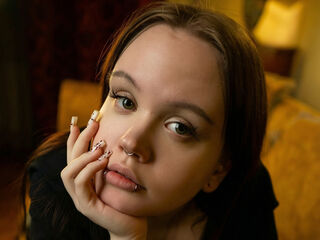 naked camgirl photo SarandaRyan