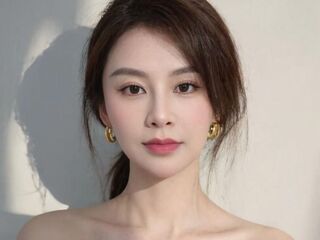 camgirl playing with vibrator XiaoJuan