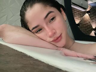 camgirl spreading pussy CamilaMalkovich