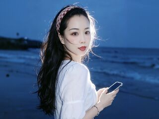 naked camgirl LilyWise