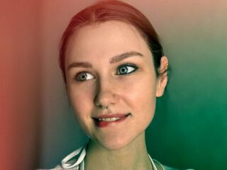 naked girl with webcam masturbating with dildo MeghanGateley