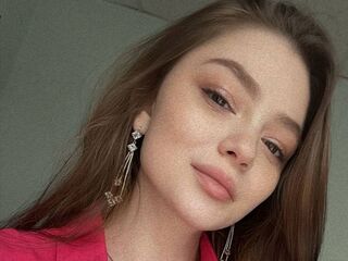 camgirl playing with vibrator RubyCitrino