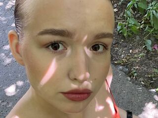 girl nude SusannahBuffalo