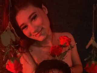 cam show LittleAlyy