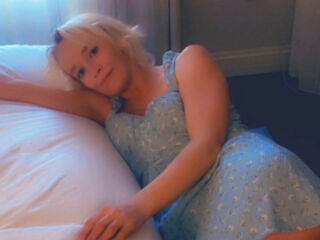 sex webcam chatroom AbbeyLynne