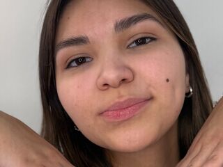 hot cam girl AdriaKunstlinger