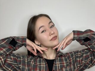 camgirl playing with sextoy AidaComes