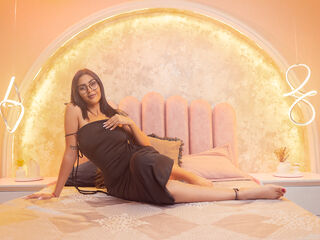 camgirl masturbating with sex toy AishaCarpenter