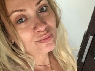 hot cam girl masturbating with dildo AlexyaRebeka
