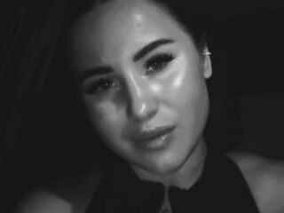 masturbating camgirl AliceFluffy