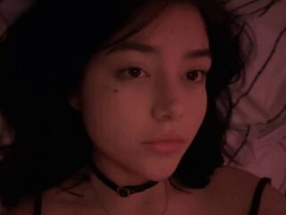 naughty camgirl AlisaGlow