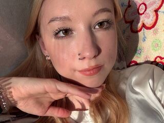 masturbating camgirl AnnLark