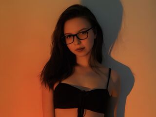 camgirl shaving pussy BeatrixHessey