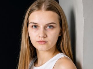 camgirl playing with sextoy BethanyBruchey