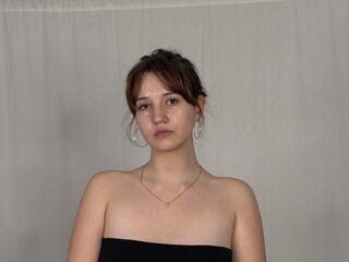 beautiful girl CecilHolcombe