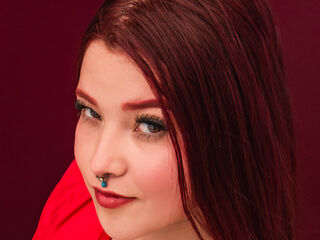 camslut showing tits CelesteVertusk