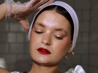 camslut fingering shaved pussy CeolaBurzynski