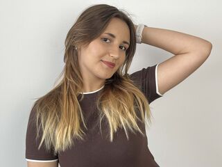 cam girl playing with vibrator ChiekoNogueira