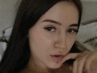 hot cam girl masturbating with dildo ChloeBolwman