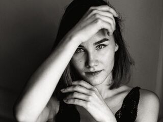 free live chat ClareFlorence