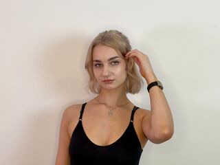 camwhore shaved pussy CleoHarringtons