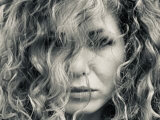 camwhore fingering shaved pussy CynthiaDelos