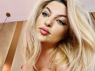 nude webcamgirl DaisyDoll