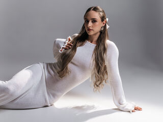 nude gamgirl DannaWhite