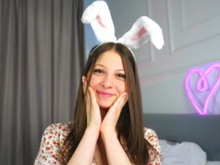 hot chat room DareleneBeldin