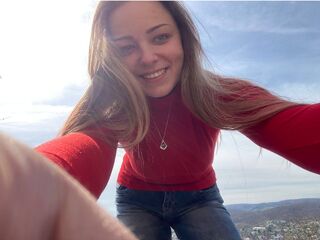 naked girl with webcam fingering pussy DeeLorrie