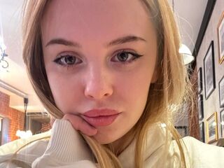 adult cam chat DevonaBradner