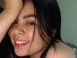 naked cam girl fingering pussy DixieMichel