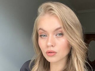 naked girl with live cam masturbating ElaraBrooks