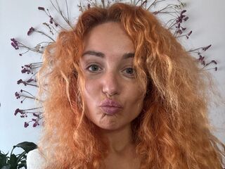 fingering webcamgirl Emelyi