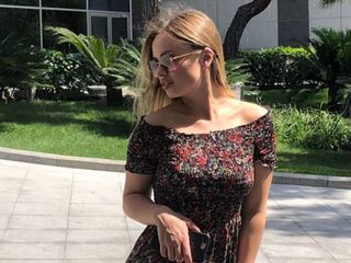 chat room picture EmileeBeyale