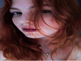 camslut showing pussy EvaBelial