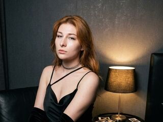 camgirl playing with sex toy HattieMayoras