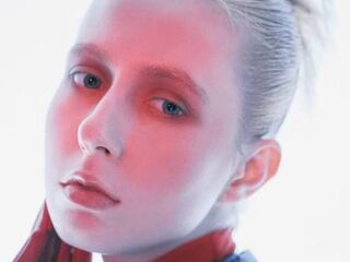 camgirl showing tits HeidiGlowinski