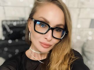 hot cam girl masturbating with vibrator HelenaBoyd