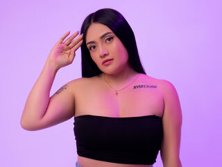 cam girl playing with sextoy IvonneNoir