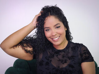 cam girl masturbating with vibrator KarlaMathews