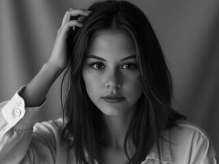 naked girl with webcam masturbating with sextoy KarynPrich